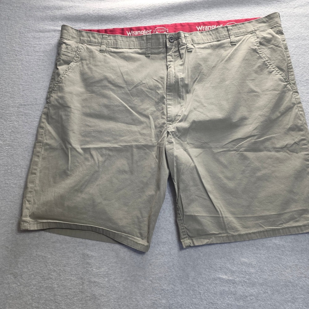 Wrangler Outdoor Series Mens Khaki Utility Shorts NW945AG Size 48‎ Tan Stretch
